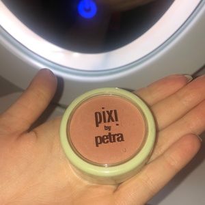Pixi by Petra Blush in the shade beach rose